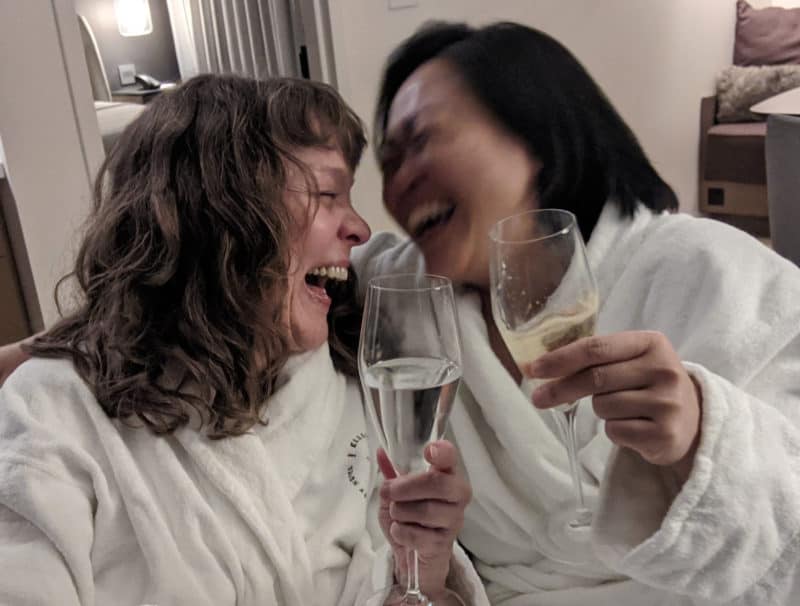 Romance weekend champagne