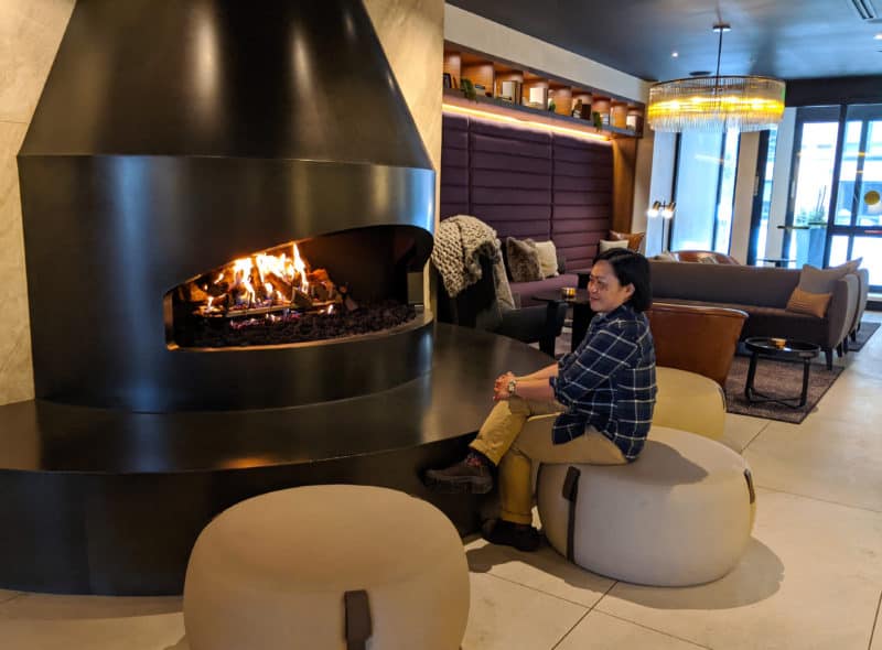 ElliotParkHotel.LobbyFireplaceSeatingBee