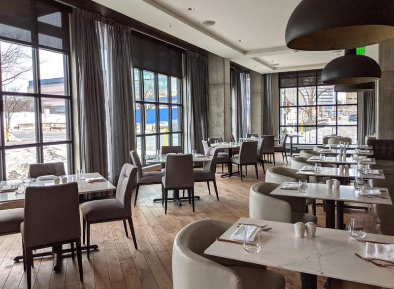 Romance weekend, Tavola dining room